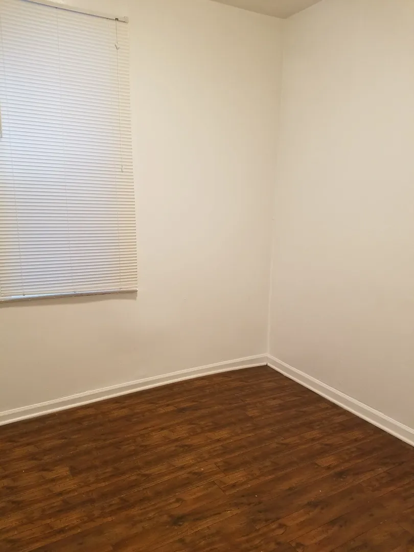 3001 N Albany Ave Interior