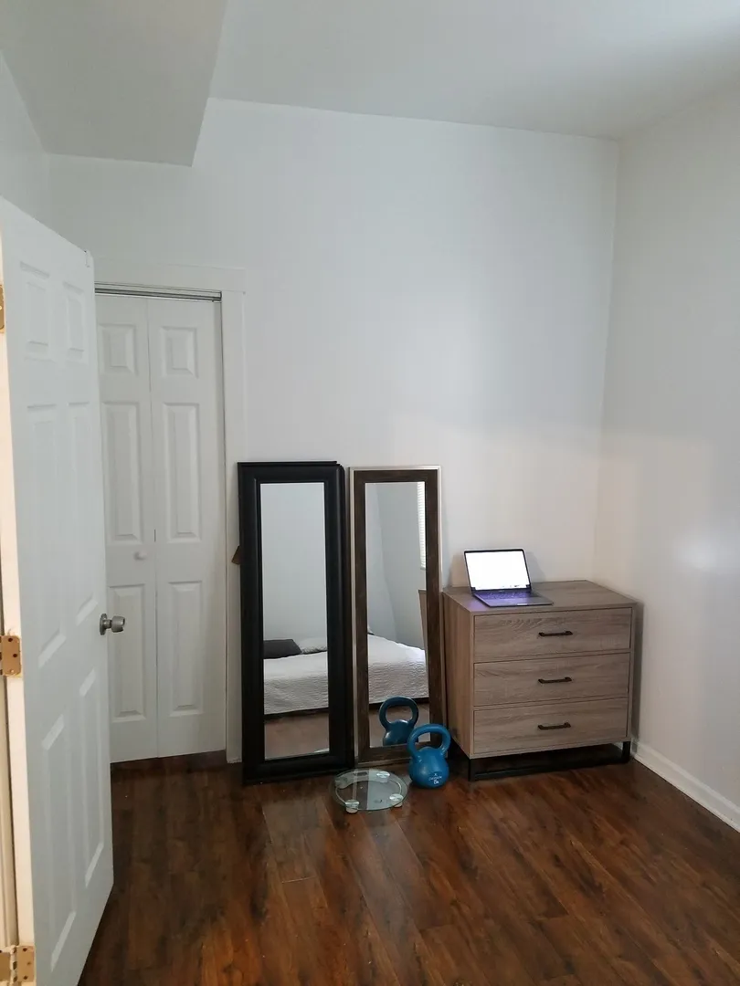 3001 N Albany Ave Interior