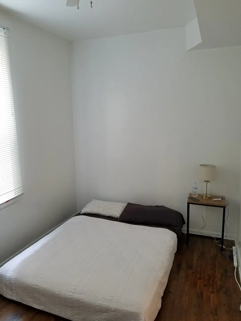 3001 N Albany Ave Interior