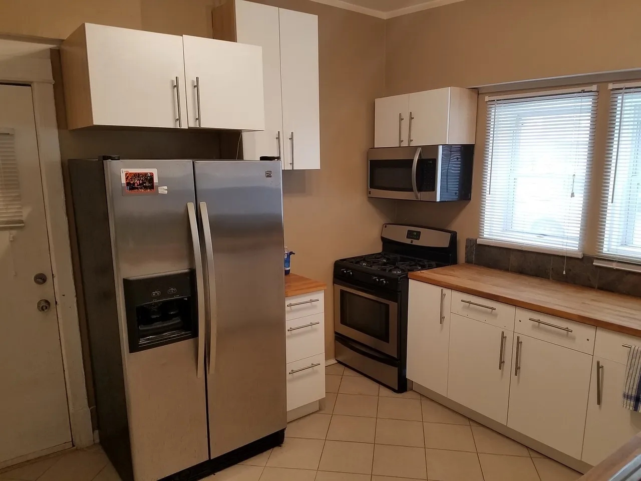 3001 N Albany Ave Interior