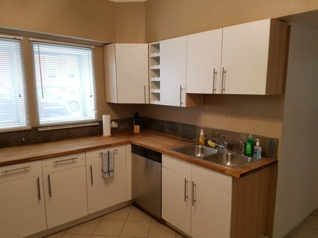 3001 N Albany Ave Interior