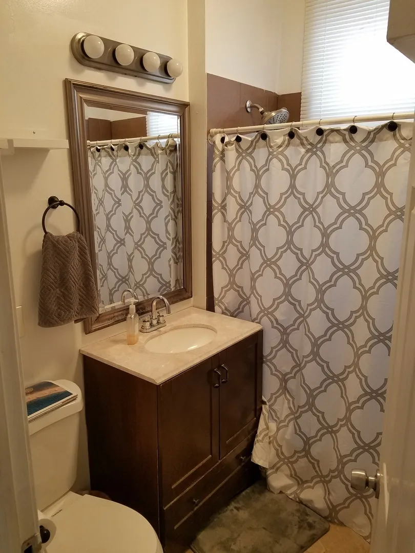 3001 N Albany Ave Interior