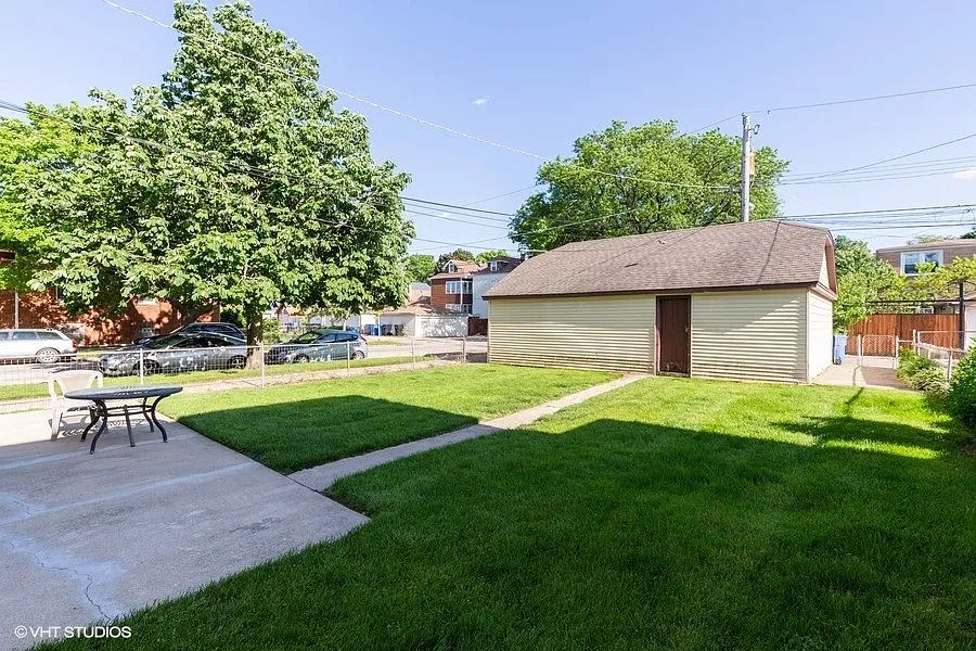 5901 W Giddings St Exterior