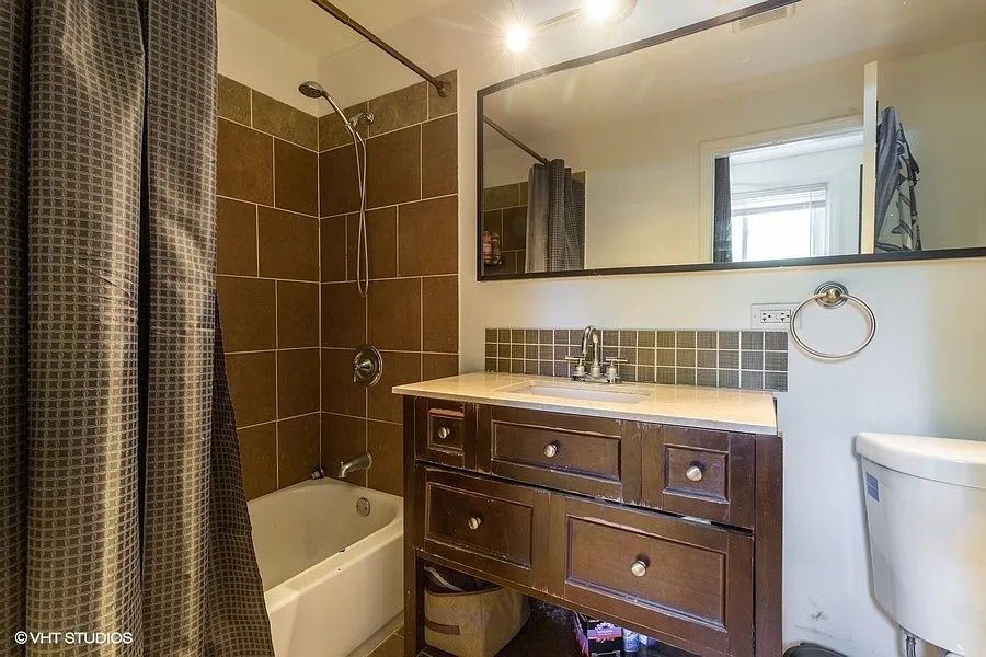 5901 W Giddings St Interior